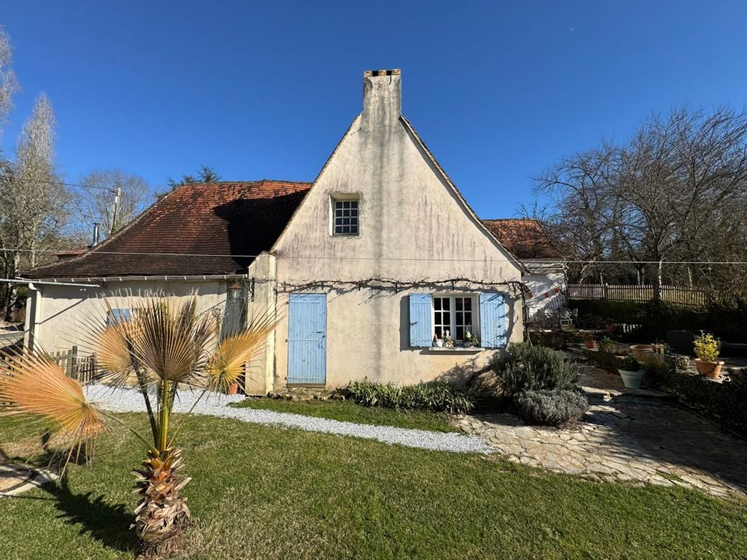 LE BUGUE 24260 - Maison ancienne, poolhouse et piscine 6 pièce(s) ± 112 m2 2