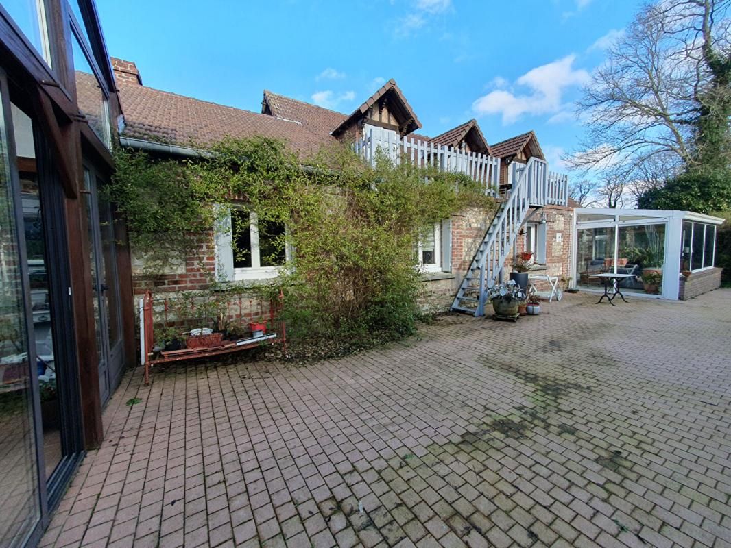 A 5 km de la plage - Maison en briques et silex avec piscine