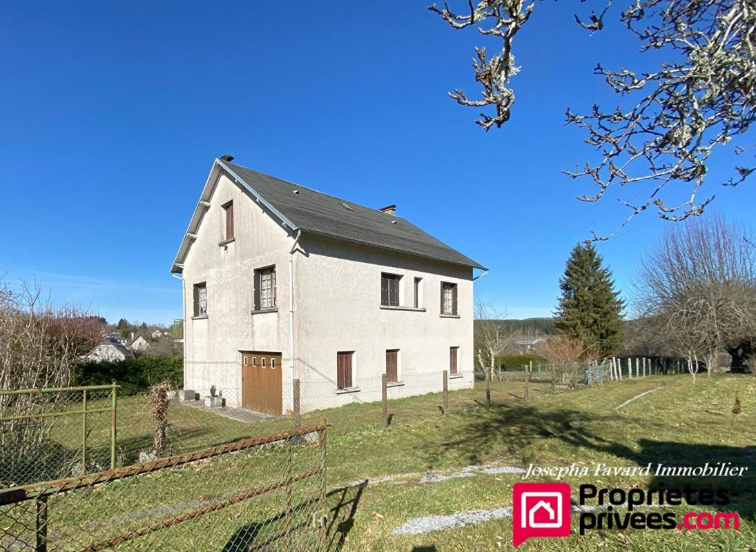 TREIGNAC MAISON  112 m² - 3 chambres  -Terrain 1 000m² 2