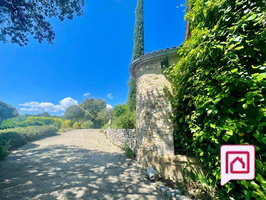 BOISSET-ET-GAUJAC jolie maison de maçon de 260 m2 avec vue dominante et grand sous-sol 2