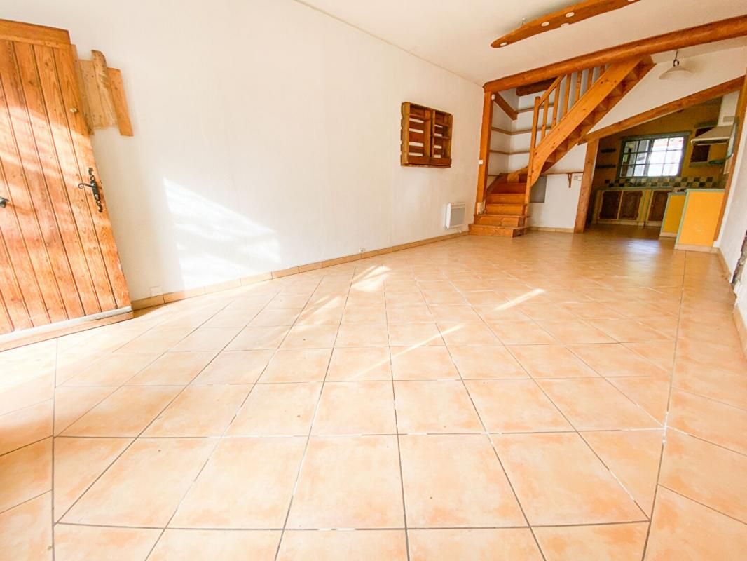 A VENDRE BARBENTANE, MAISON 88M², 2 CHAMBRES, TERRASSES, PARKING