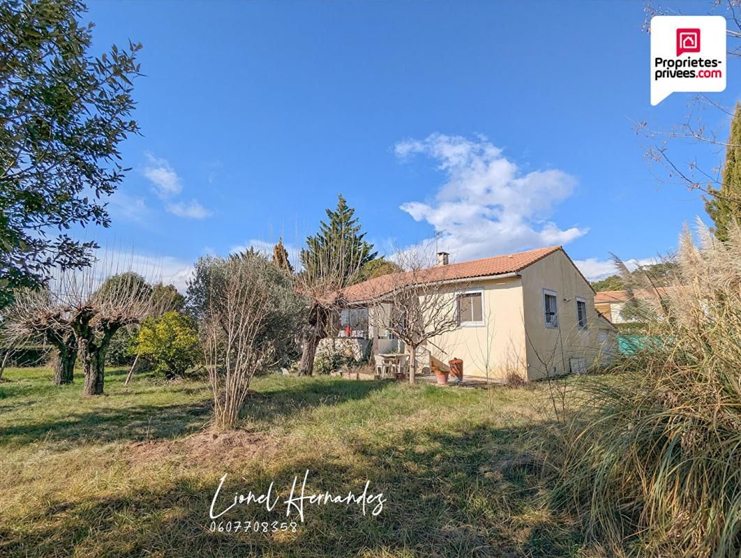 À vendre - Maison de plain-pied avec grand terrain arboré