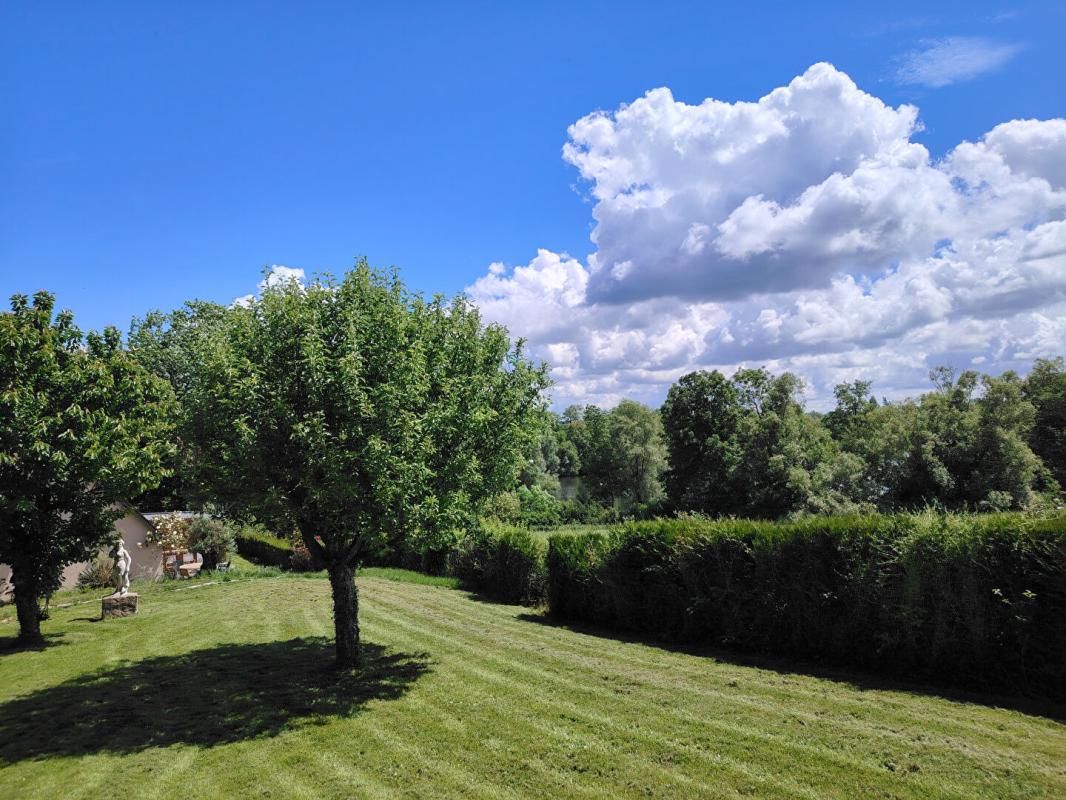 FONTENAY-SUR-EURE Maison proche de Fontenay Sur Eure de 220 m2 2