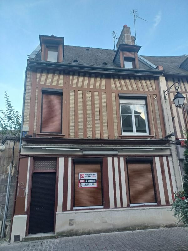 NOYON IMMEUBLE MIXTE 2