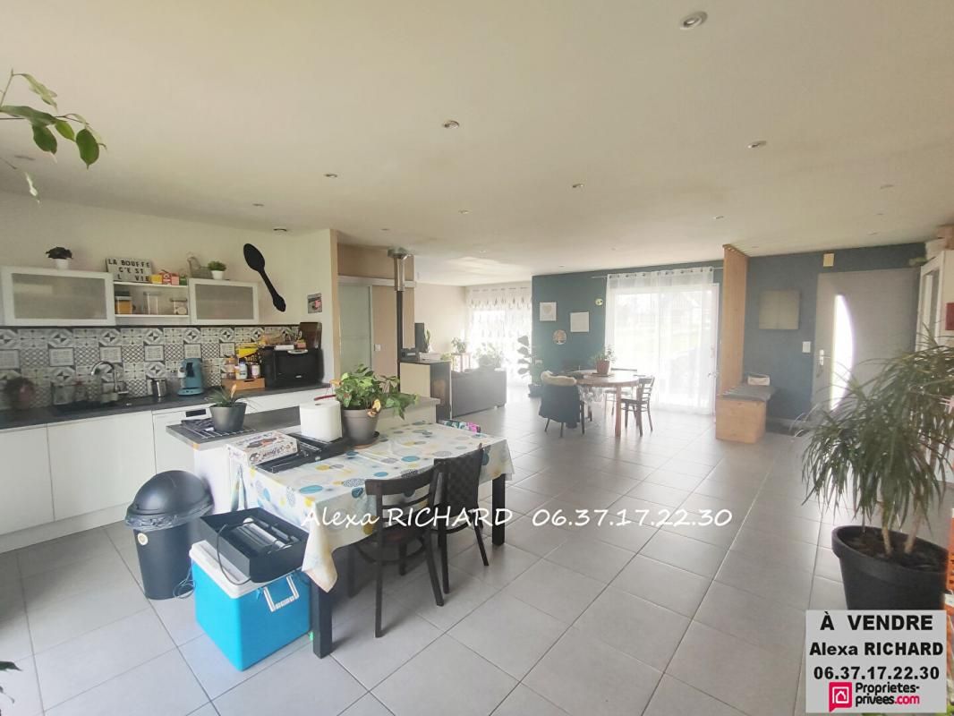 LE TILLEUL-OTHON Maison à vendre 6 pièces de plain pied 135 m2 2