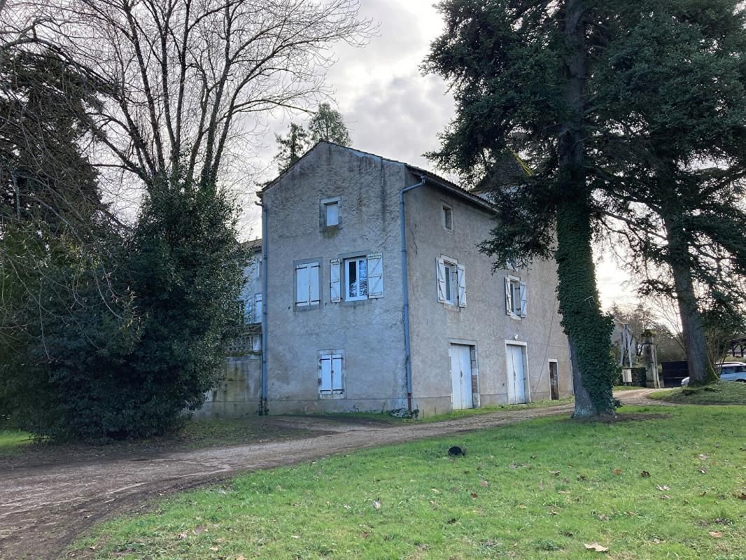 CAHORS Immeuble de 3 appartements loués 4