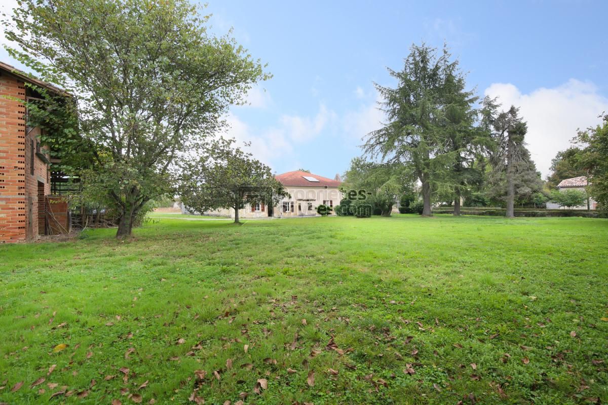 MAISON FAMILIALE DE PLAIN PIED - ANCIEN CORPS DE FERME