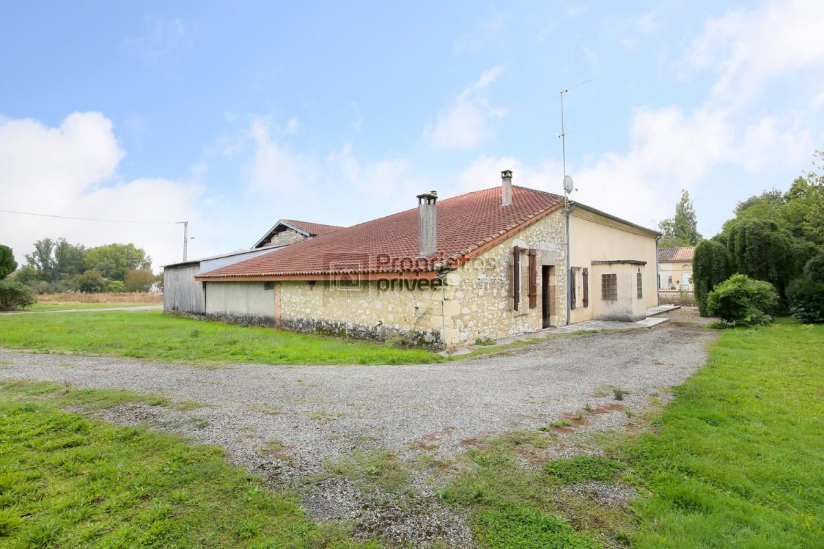 BEAUMONT-DE-LOMAGNE MAISON FAMILIALE DE PLAIN PIED - ANCIEN CORPS DE FERME 2