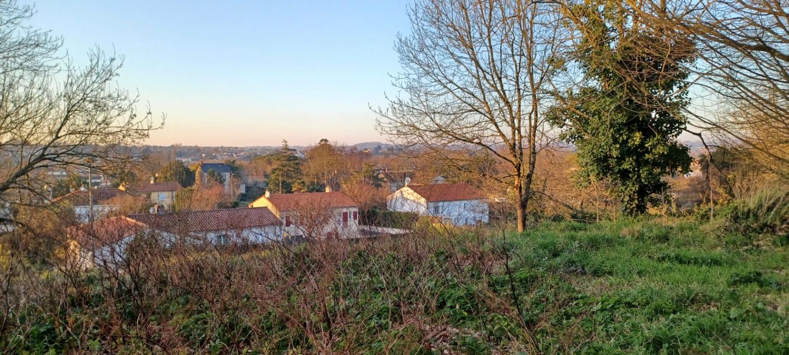 FONTENAY-LE-COMTE Exceptionnel Terrain  à bâtir de 4912 m² 1