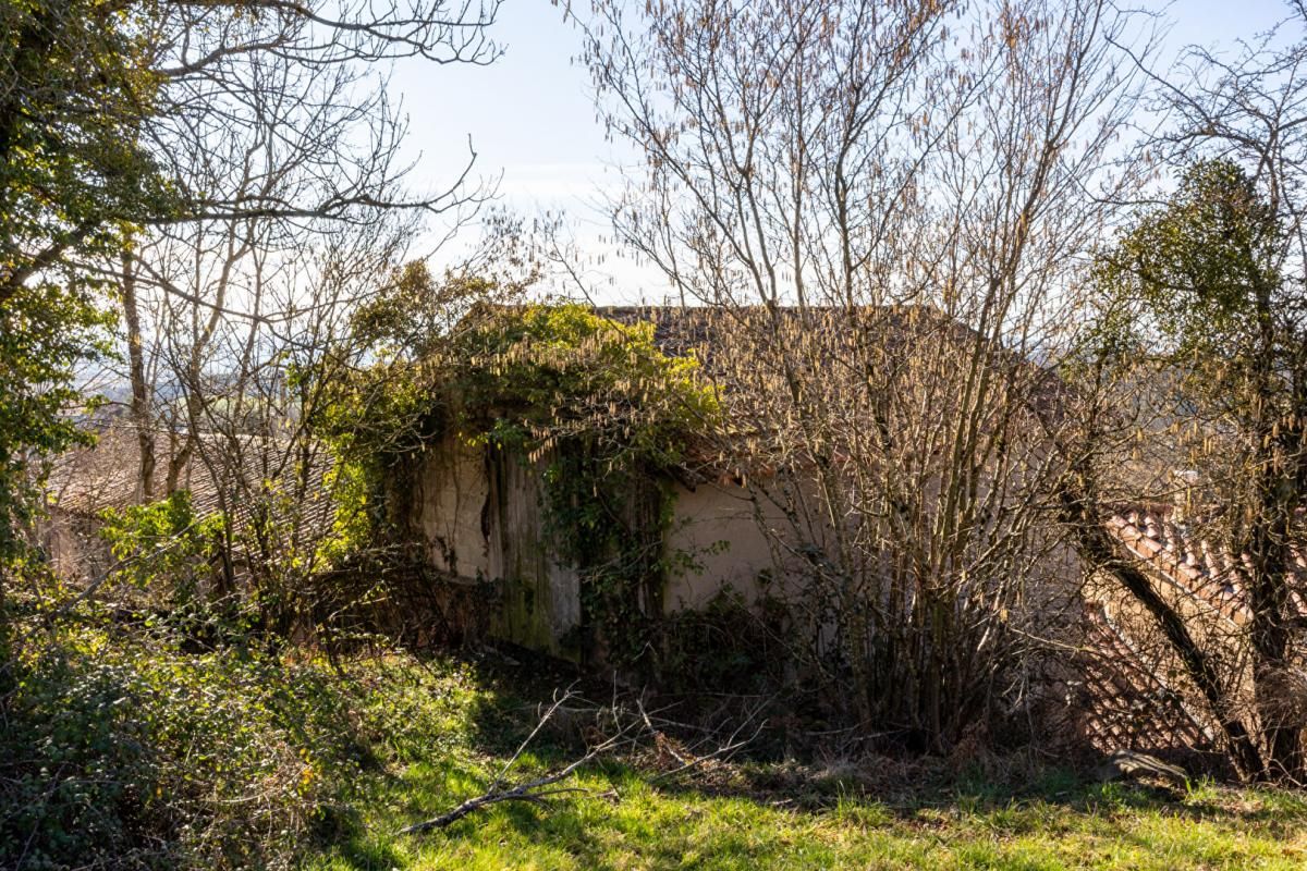 VIOLAY Maison de hameau avec court fermé et terrain 4