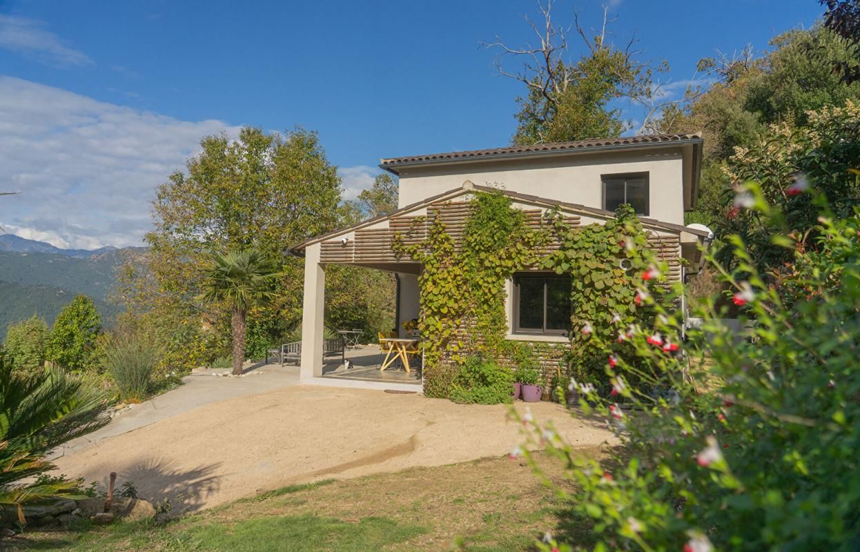 Belle villa en pleine nature à Ucciani