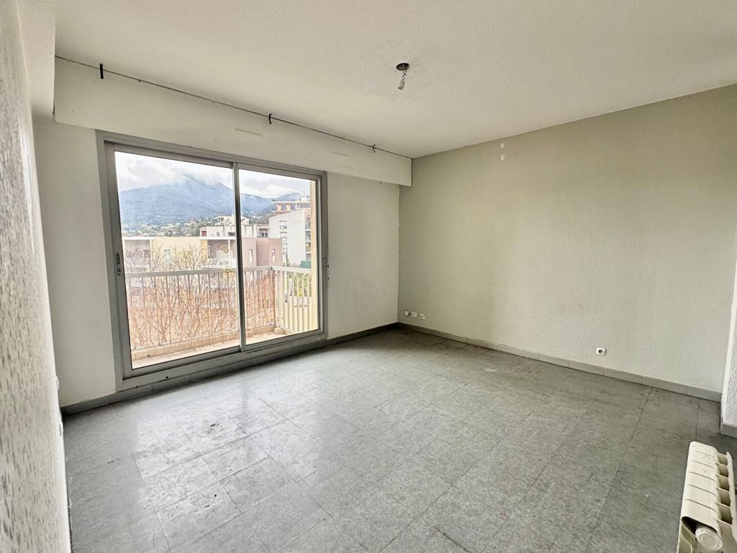 VENCE Appartement Vence 2 pièces 37m2 à rénover, avec balcon 1