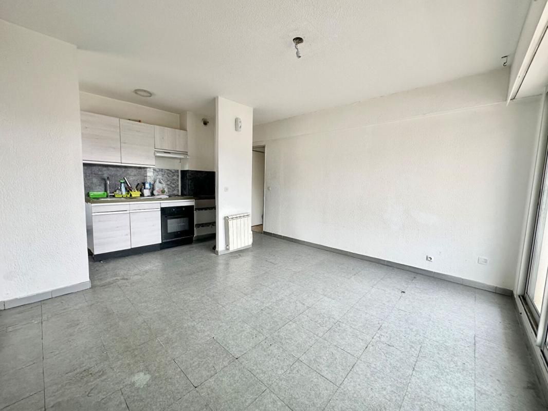 VENCE Appartement Vence 2 pièces 37m2 à rénover, avec balcon 2