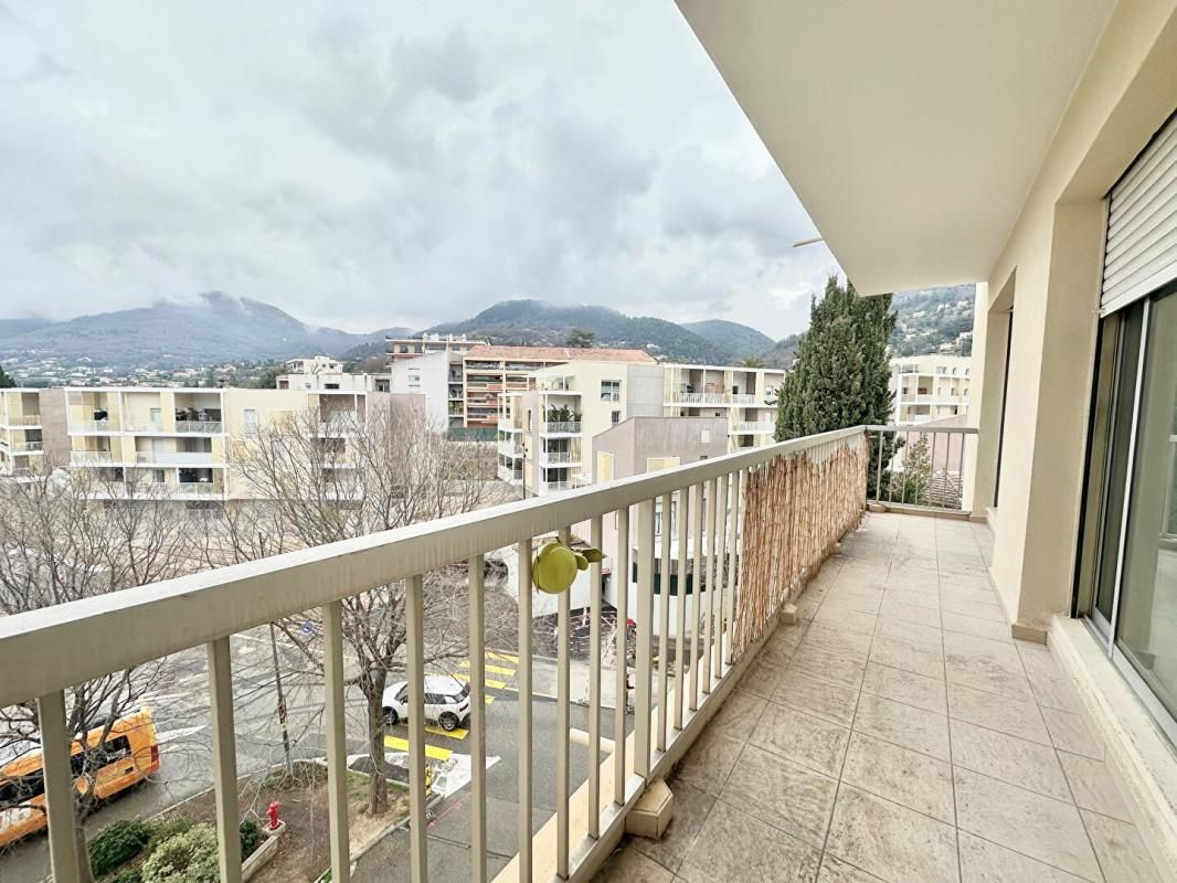 VENCE Appartement Vence 2 pièces 37m2 à rénover, avec balcon 3