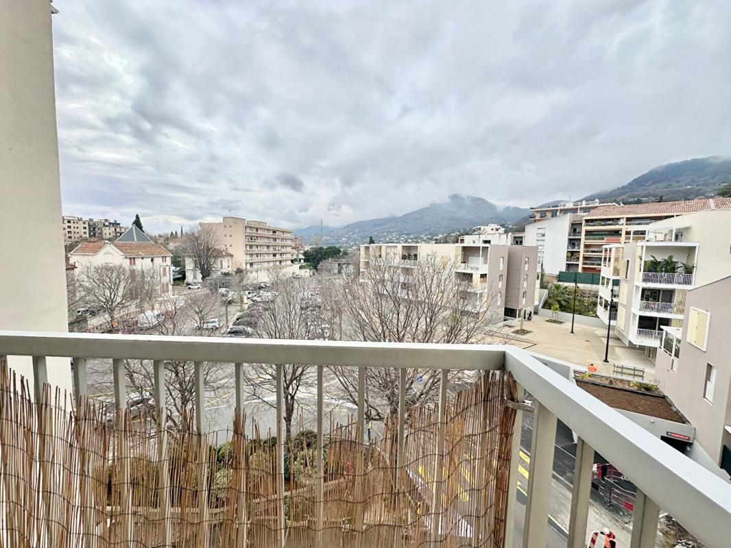 VENCE Appartement Vence 2 pièces 37m2 à rénover, avec balcon 4