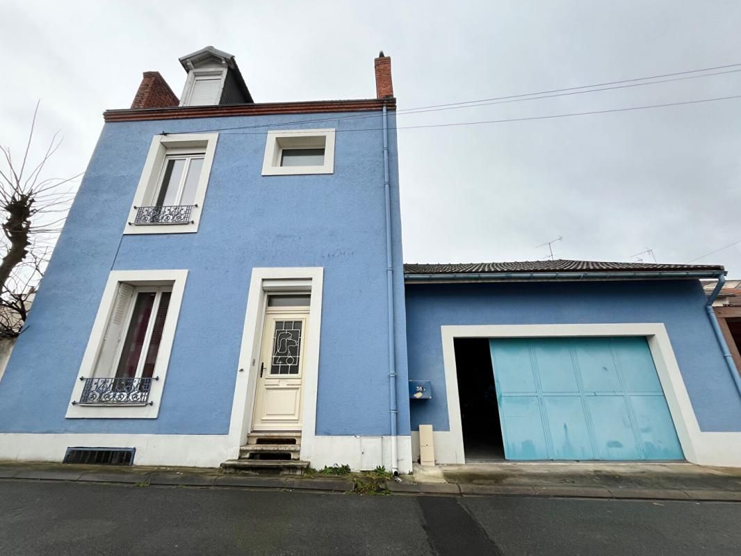 VICHY Maison de ville Vichy 7 pièce(s) avec garage et cour intérieure 3