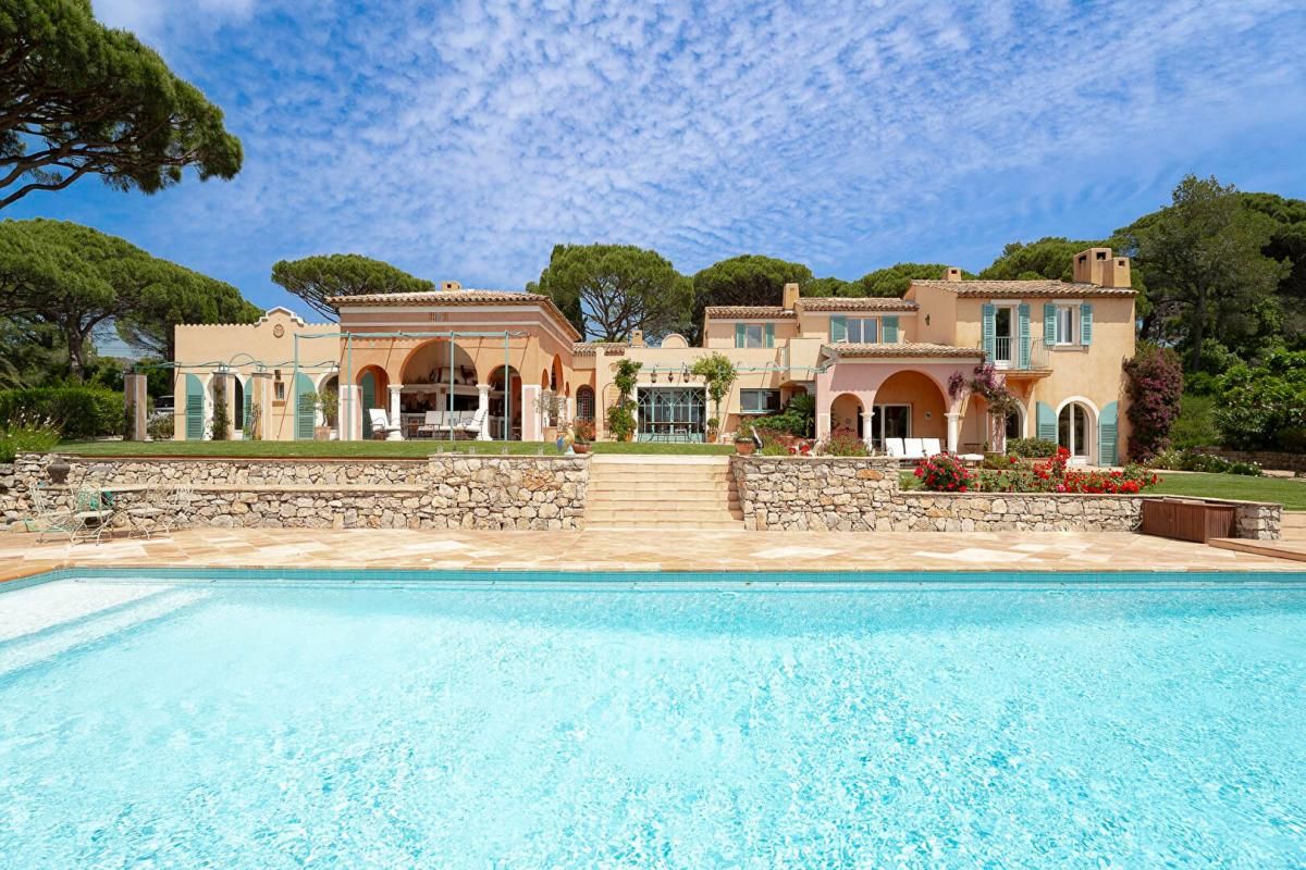 SAINT-TROPEZ SAINT-TROPEZ - VILLA D'EXCEPTION EN NUE-PROPRIÉTÉ - 10 pièces - 603 m2 - terrain de 2 hectares 2