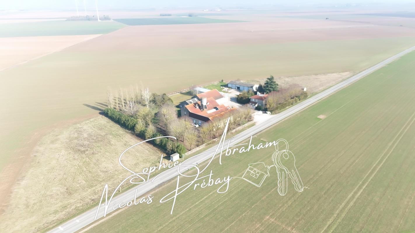 ANGERVILLE - Domaine avec habitation, bâtiments industriels et entrepôts