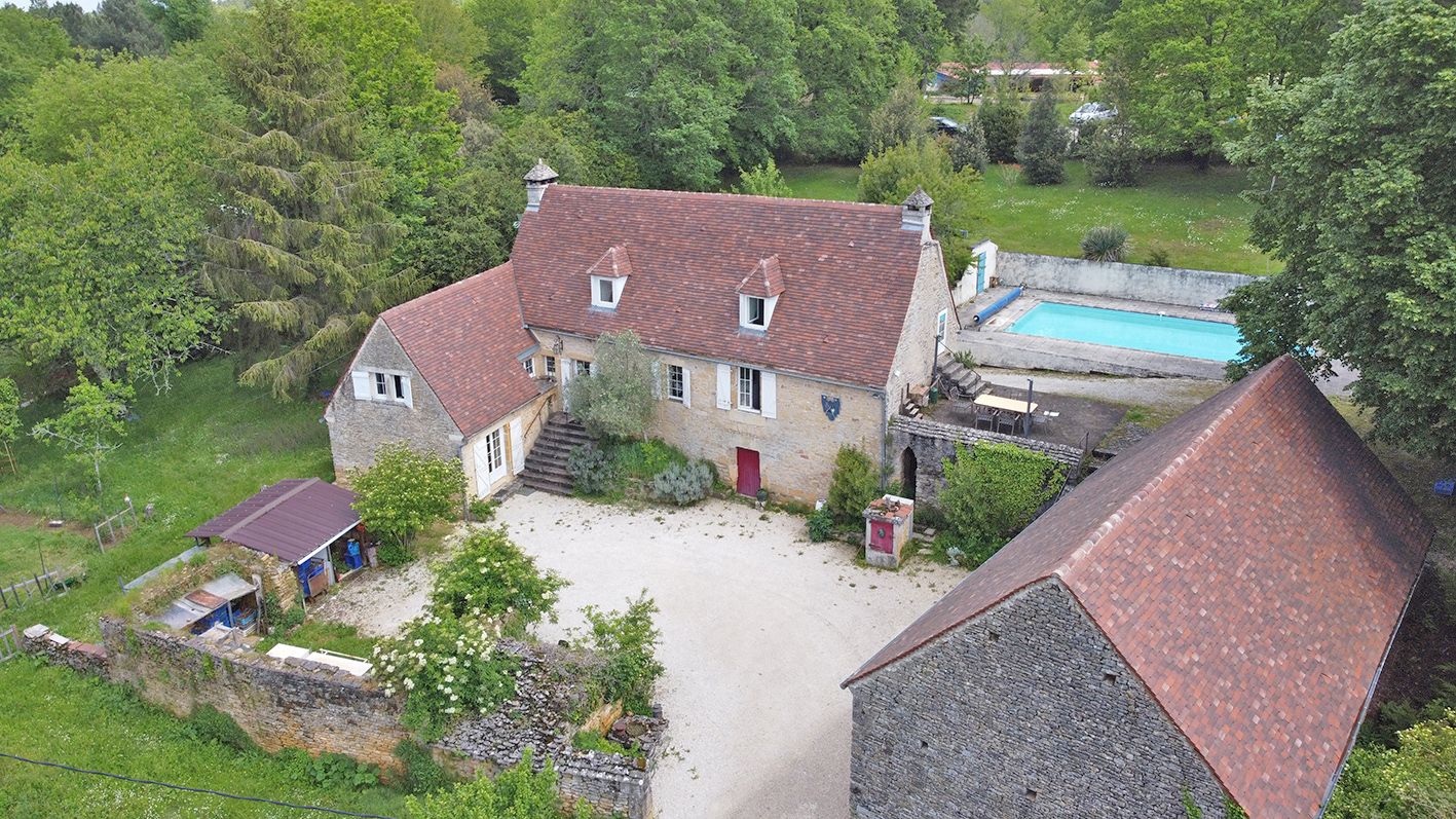 LA CHAPELLE-AUBAREIL Corps de ferme La Chapelle Aubareil 139m² 2