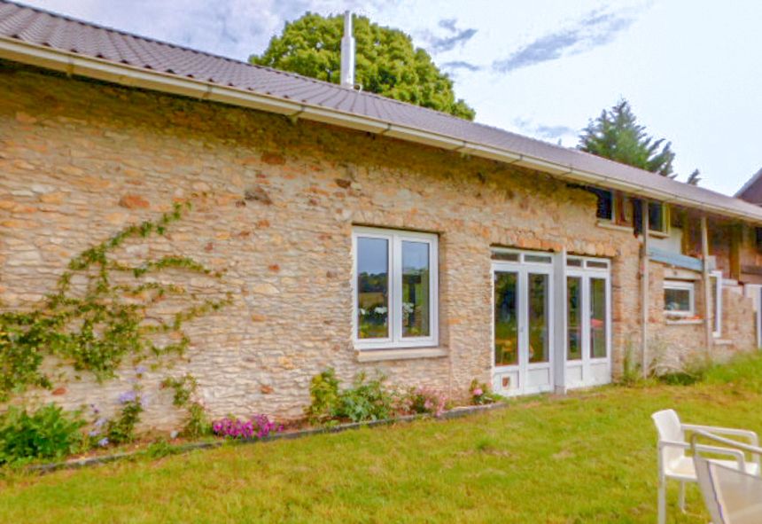 ROUFFILHAC Longère de pierre, 90 m², 4 pièces, 2 chambres sur terrain de près d'un hectare 3