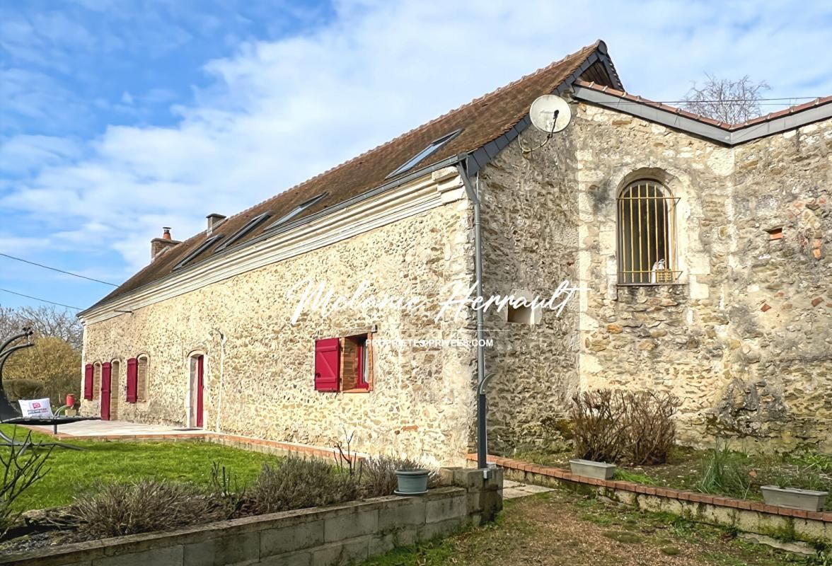 Maison ancienne rénovée - 6 pièces - Parigné-l'Évêque (72)