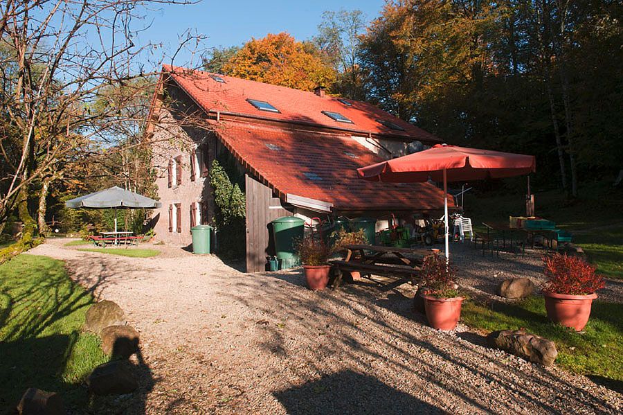 SAINTE-MARIE-EN-CHANOIS maison 14 pièces au calme avec étang 2