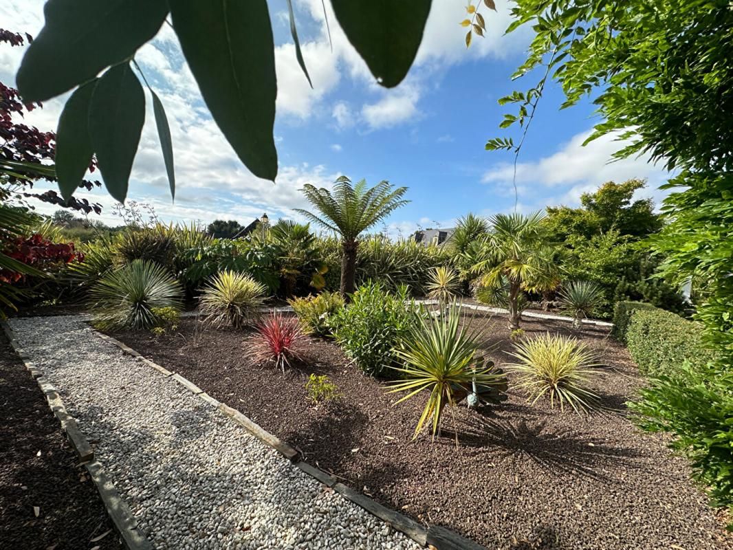 SAINT-GATIEN-DES-BOIS Ossature bois BBC de 175 m² sur sous-sol complet au pied des commerces 3