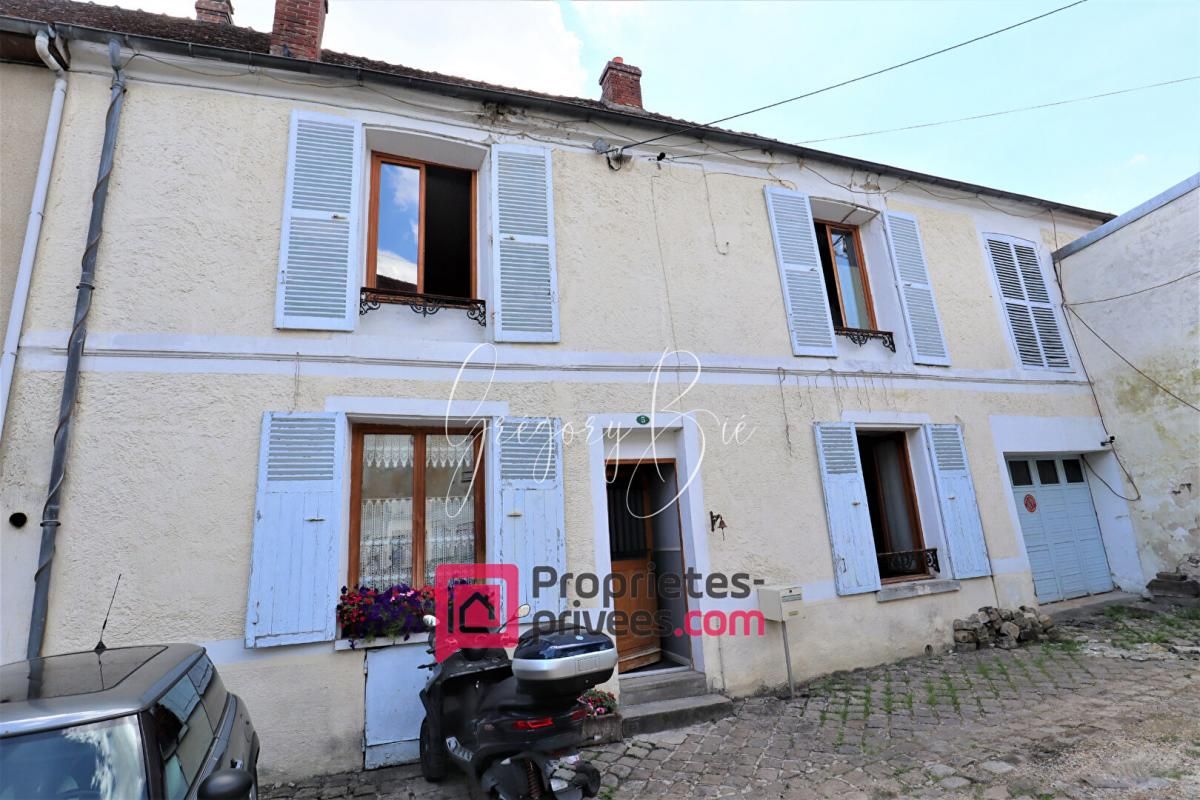 VILLENEUVE-SUR-BELLOT Maison bourgeoise 140m2 2