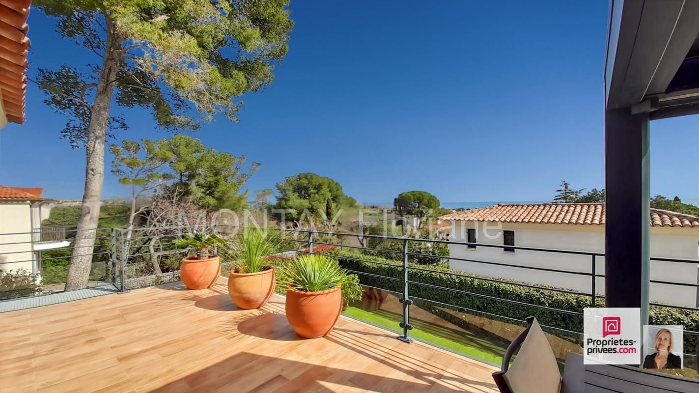 FREJUS Saint-Aygulf villa contemporaine vue mer avec piscine 3