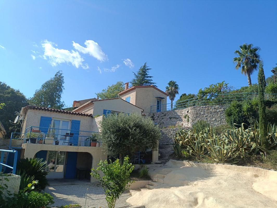 MANDELIEU-LA-NAPOULE Maison Atypique Avec vue Mer 12 pièce(s) 285.23 m2 2