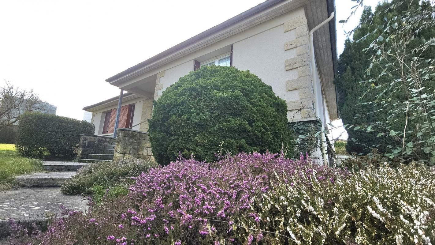 L'AIGLE L'Aigle 61300 Maison de ville sur sous-sol 109 m² 3 chambres, terrain 730 m² 2