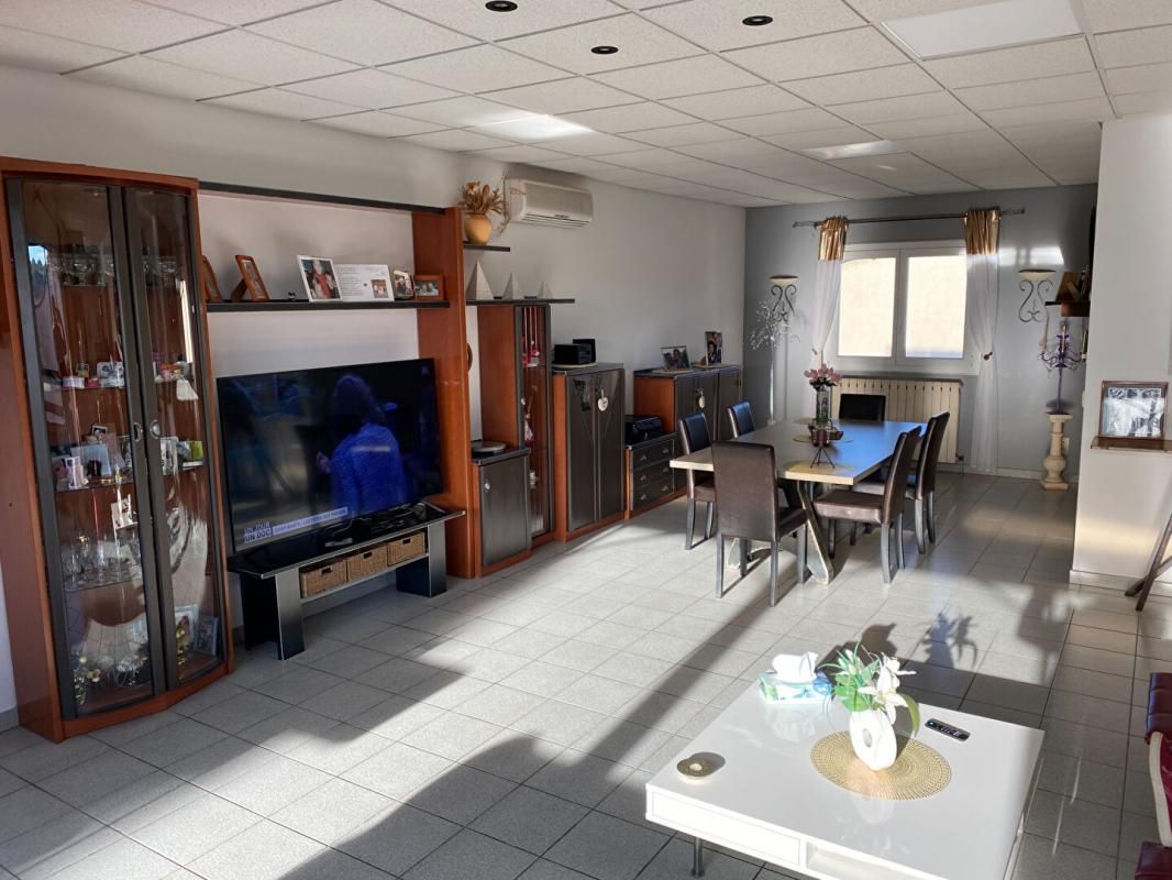 MONTAGNAC Maison T4 + Appartement T2, grand entrepôt et piscine sur parcelle 1080m² 4