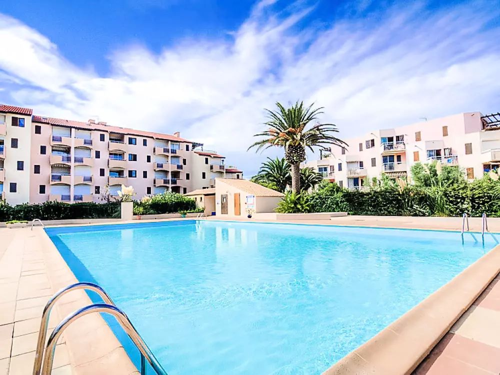 SAINT-CYPRIEN Magnifique appartement de 24m²  vue mer 1