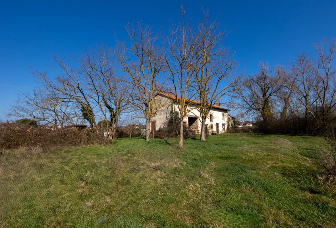 Corps de ferme sur 7600 m2 de terrain