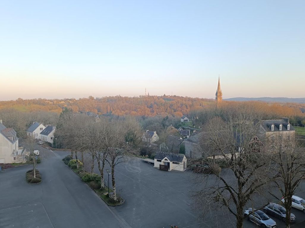 29520 Châteauneuf du Faou appartement 3 chambres dernier étage travaux à prévoir