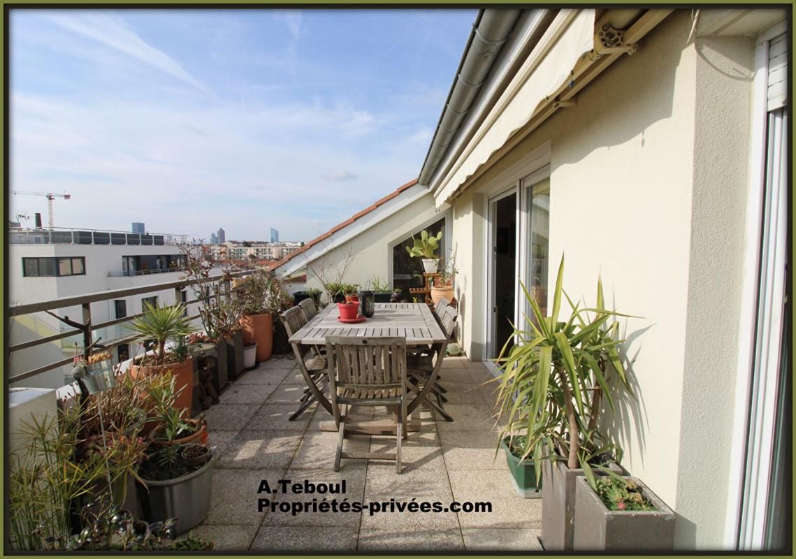 VILLEURBANNE TOIT/TERRASSE  DE 126M² AVEC TERRASSE DE 35M² CIEL OUVERT SUR VILLEURBANNE "GRATTE CIEL NORD" 3