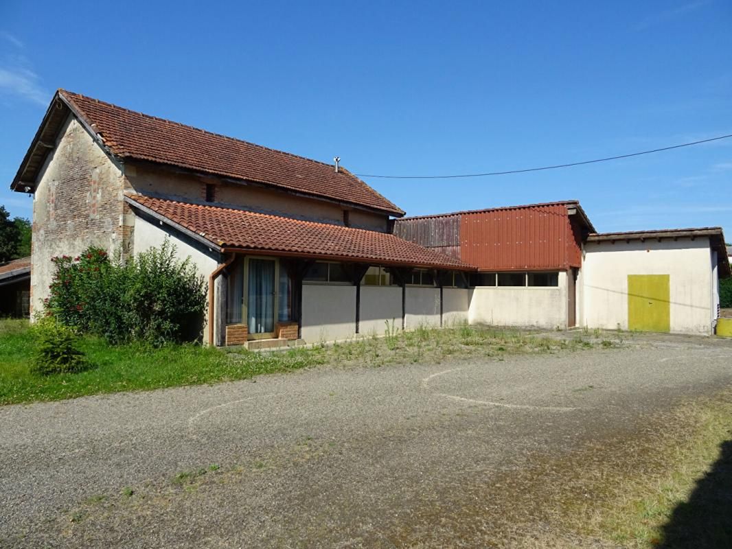 MUGRON Landes 40250 Mugron, corps de ferme 300 m² avec dépendances 1