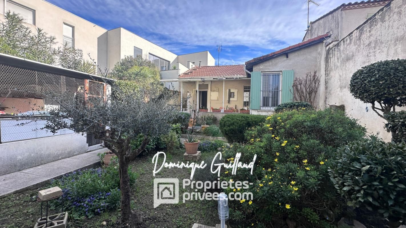 A vendre- Maison de ville année 30 avec jardin-quartier Jean-Jaurès-Nîmes