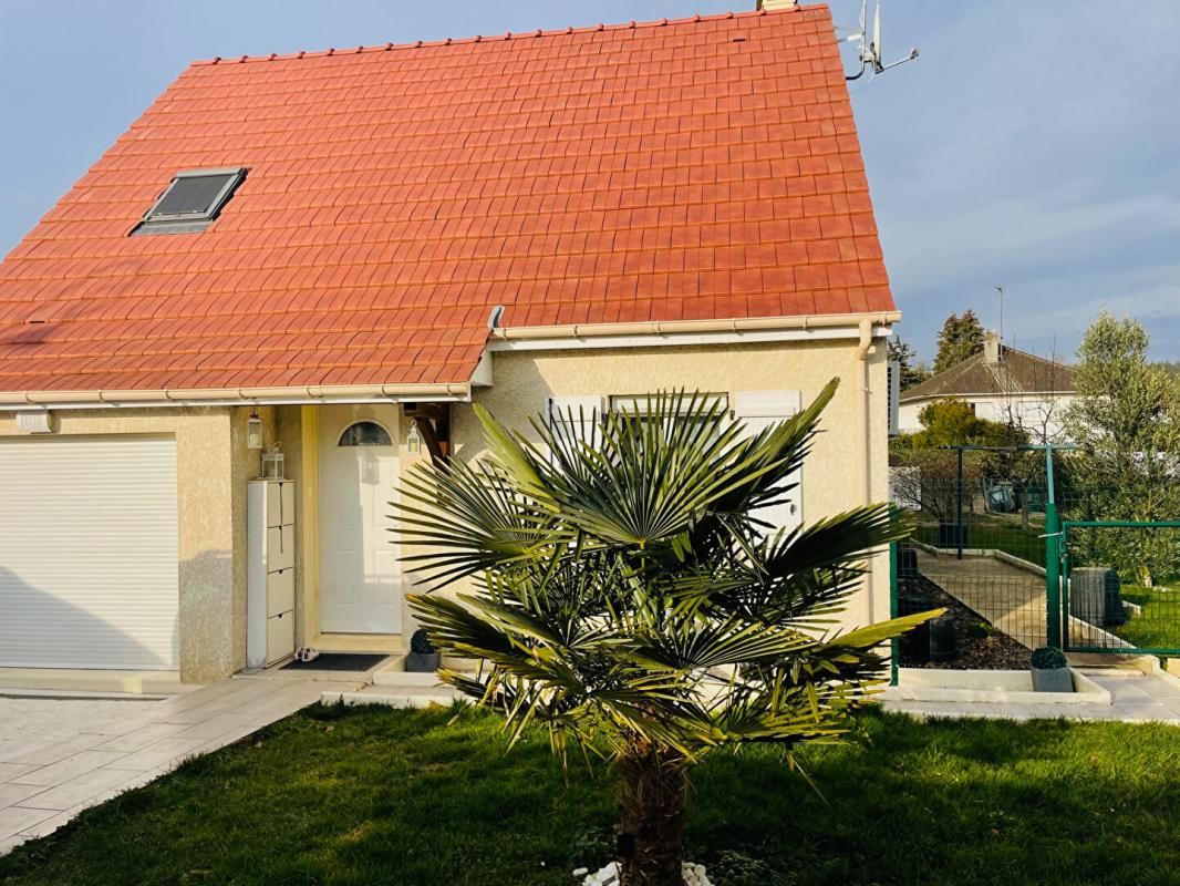 Maison à 5 min de Nogent Le Roi 92 m2, 4 chambres, grande pièce de vie, carport, 645m2 terrain