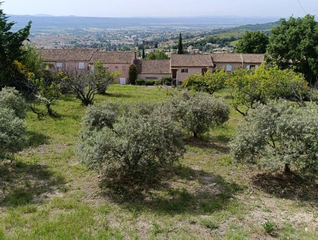 MANOSQUE Magnifique terrain 1840 m2 vue panoramique ! 2