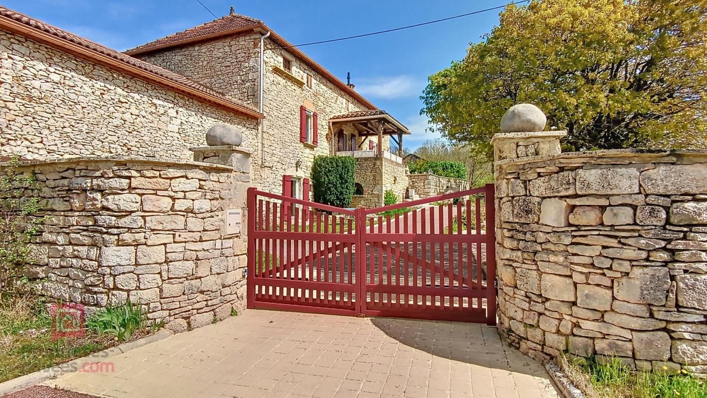 SAUVETERRE-LA-LEMANCE Maison en pierre entièrement rénovée avec dépendances 3