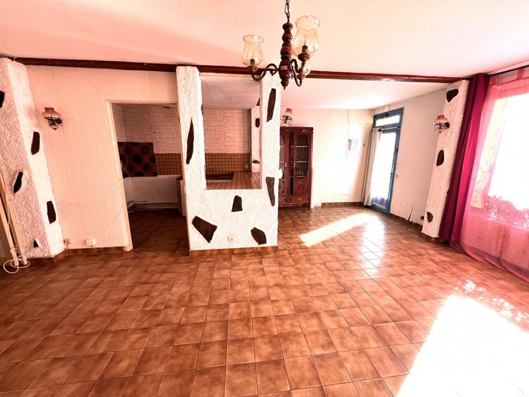 ARGELES-SUR-MER Maison de village à rénover 6 pièces 125 m2 avec terrasse 2