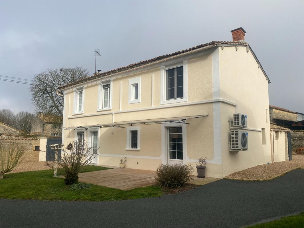 Chef-Boutonne Maison  5 pièce(s) 144.05 m2