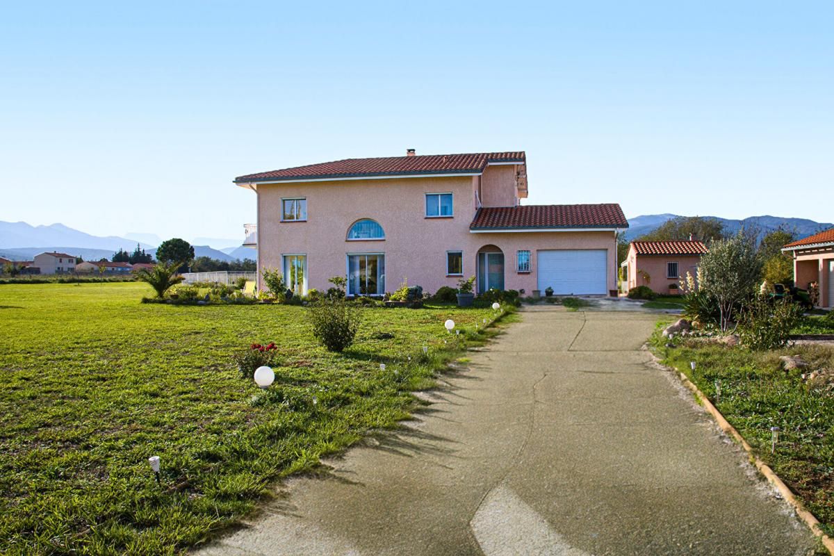 LOS MASOS Magnifique propriété d'architecte  de 167 m² avec vue sur le Canigou 3