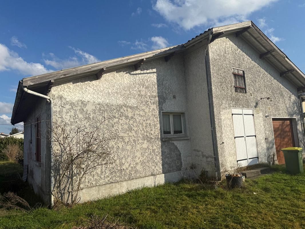 SALLES MAISON A RENOVER 88M² SUR 430M² DE TERRAIN PROCHE CENTRE VILLE 2