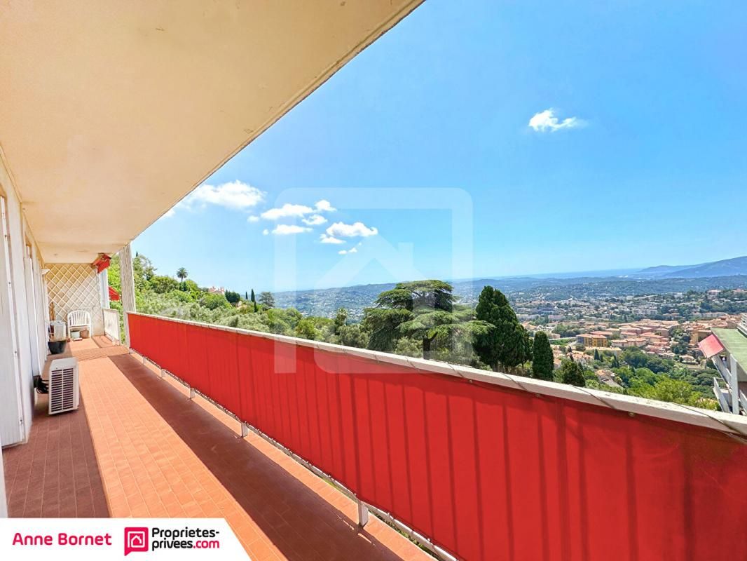 Appartement Grasse 4 pièces avec terrasse, garage, 2 parkings et cave