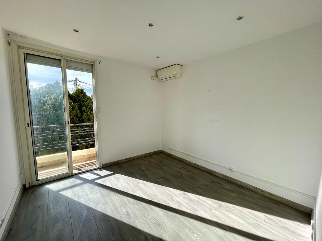 TOULON Haut de villa - Appartement T3 avec jardin, balcon et terrasse - Toulon Ouest (83200) 4