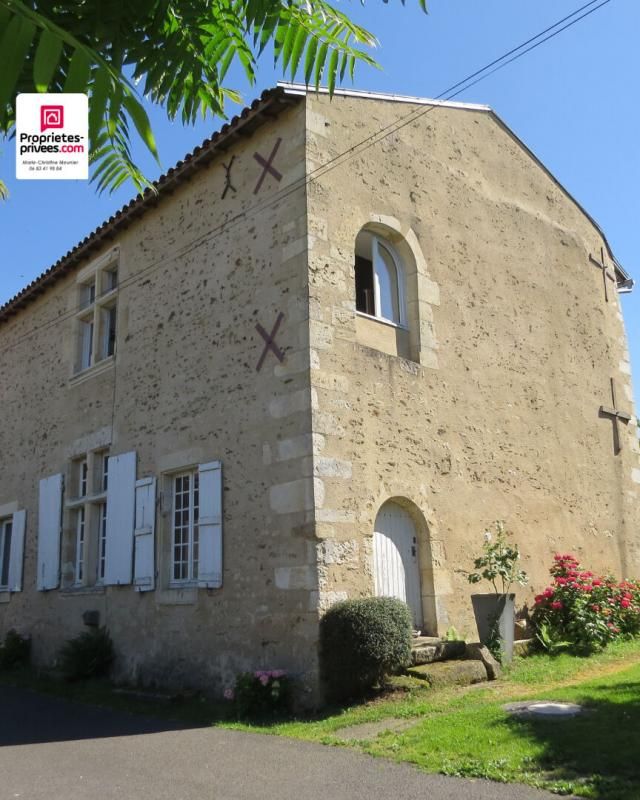 LA CAILLERE-SAINT-HILAIRE Petit Logis restauré version loft 1