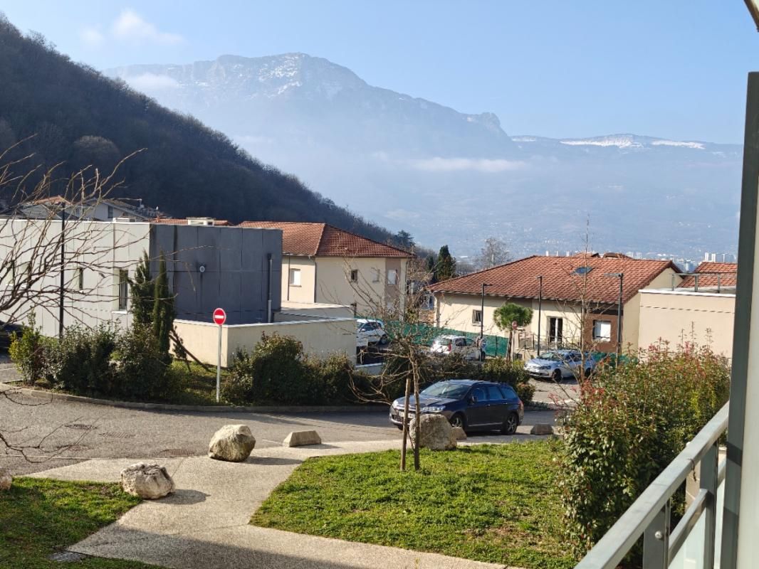 T3 de 55 m² , belle terrasse 11m² vue Vercors  de 2018 DPE : B