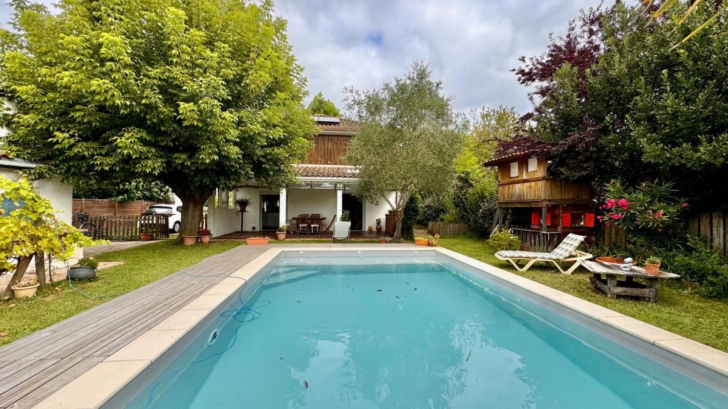 ANDERNOS-LES-BAINS GRANDE MAISON FAMILIALE AVEC PISCINE 2